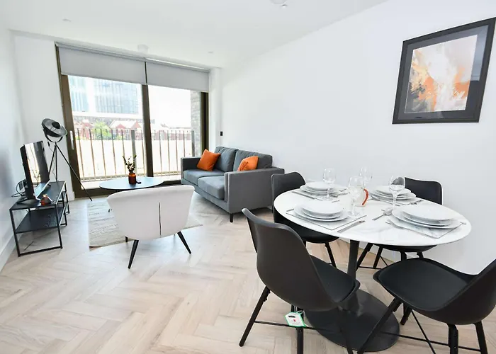 Contemporary 2 Bed Daire