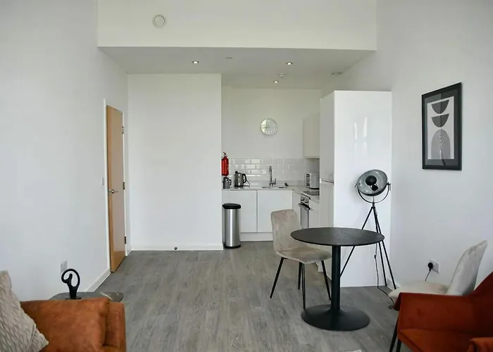 Spacious 1 Bed Near Etihad 아파트 *