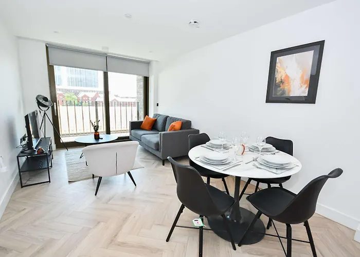 Contemporary 2 Bed *