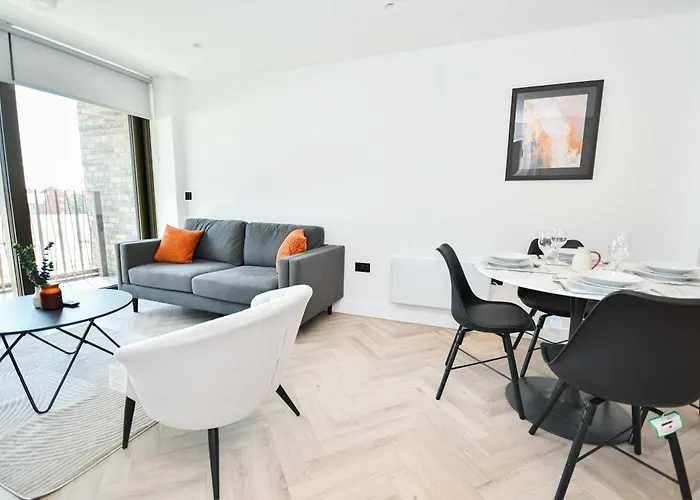 Contemporary 2 Bed *