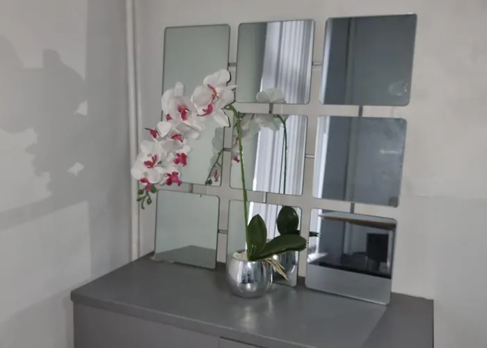 Daire Newly Refurbished 2- Bed Stylish *