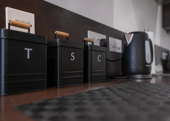 Modern 2 Bed With Balcony By Arndale 아파트