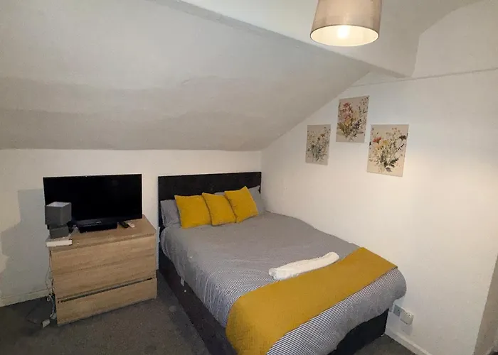 Modern 3-bedroom Near Centre * مانشستر