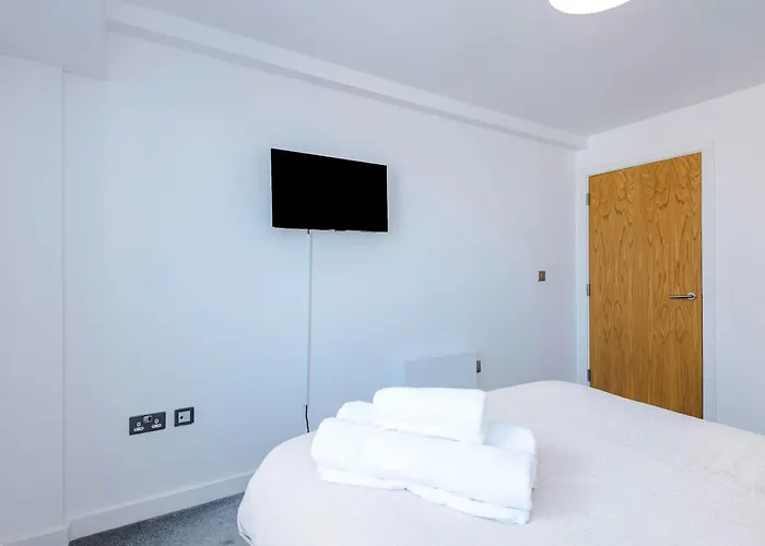 Beautiful 2 Bedroom 公寓 *