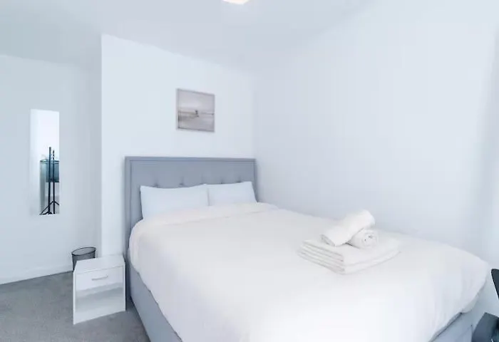 아파트 Spacious In Mcr - Free Parking, Ps5 & Superfast Wifi 맨체스터