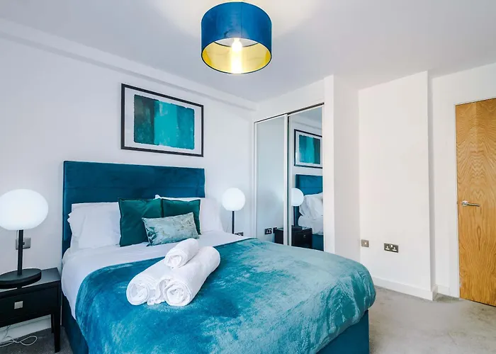 Beautiful 2 Bedroom Apartamento *