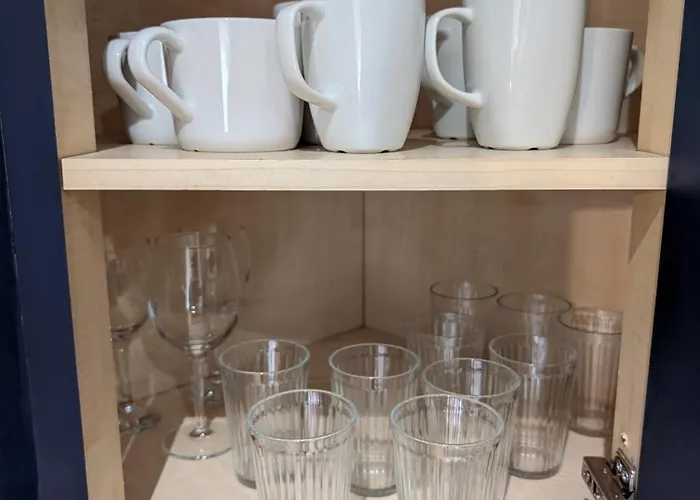 Large 2 Bed 2 Bath Lejlighed