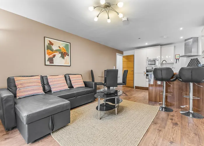 Bloom - Centre - Gated Parking *