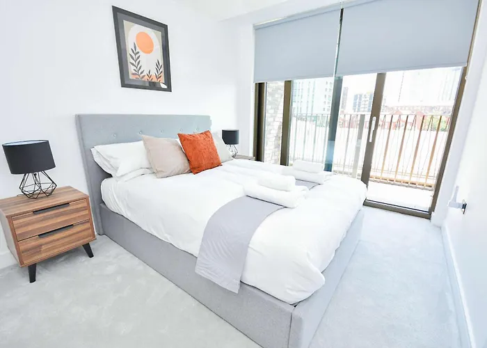 Lägenhet Contemporary 2 Bed