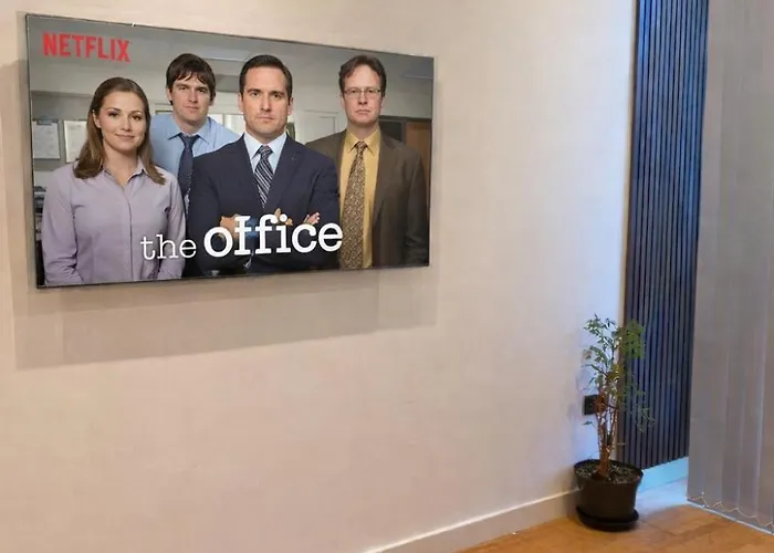 Spacious - Parking - Next To Ao Arena - Local Attraction & Transport Links Apartmán *