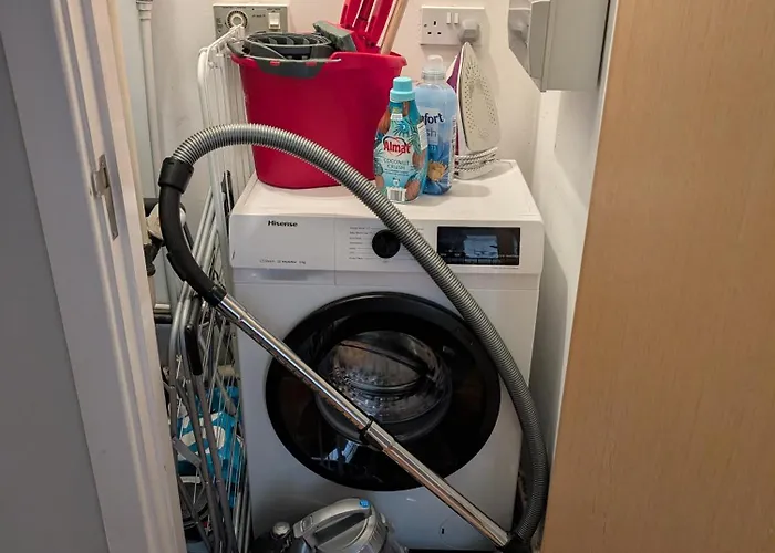 Large 2 Bed 2 Bath Manchester