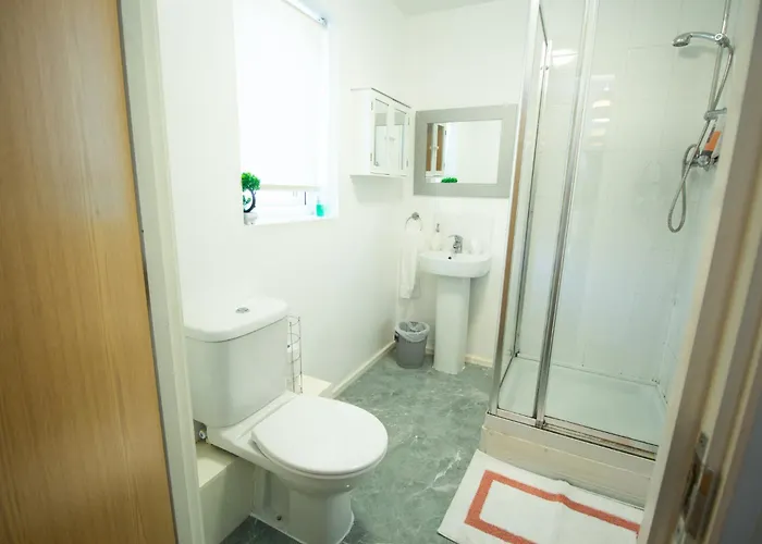 Close To Centre 3-bed Townhouse, Sleeps 7, Free Parking, Great Transport Links Apartmán Manchester