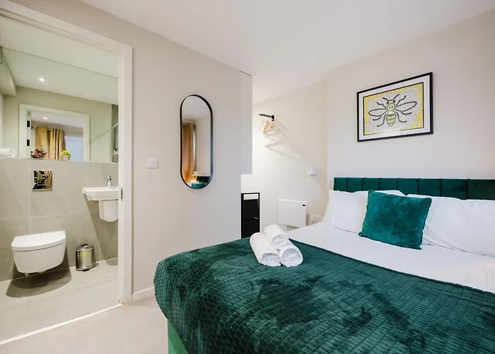 2 Bed Modern Flat, Castlefield, Citycentre, Parking, Self-checkin, Sleeps 4, Balcony, Wifi, Views Manchester