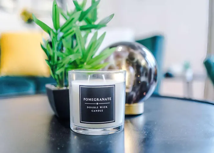 아파트 Comfy 1br In Salford, Kitchen, Wifi And Parking