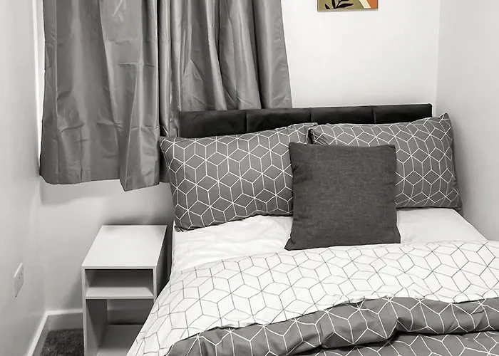 Apartamento New Getaway House With 2 Free Parking Mánchester