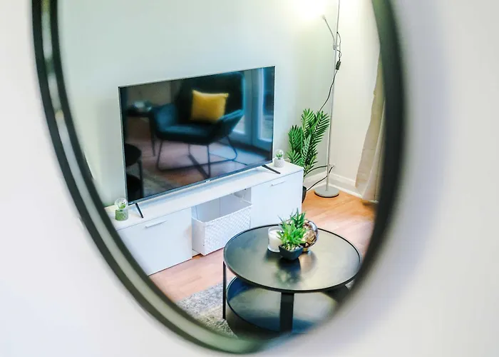 Comfy 1br In Salford, Kitchen, Wifi And Parking 아파트 *