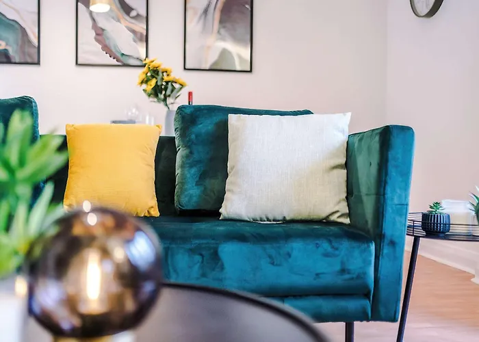 Comfy 1br In Salford, Kitchen, Wifi And Parking 아파트 *