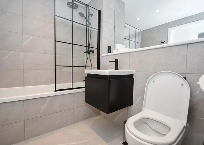 Apartment Modern 1 Bed Flat In W Balcony *