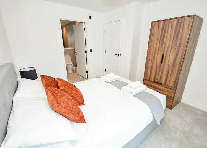 Contemporary 2 Bed * Manchester