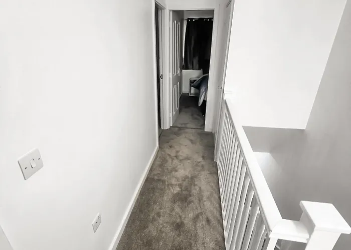 New Getaway House With 2 Free Parking Lägenhet Manchester