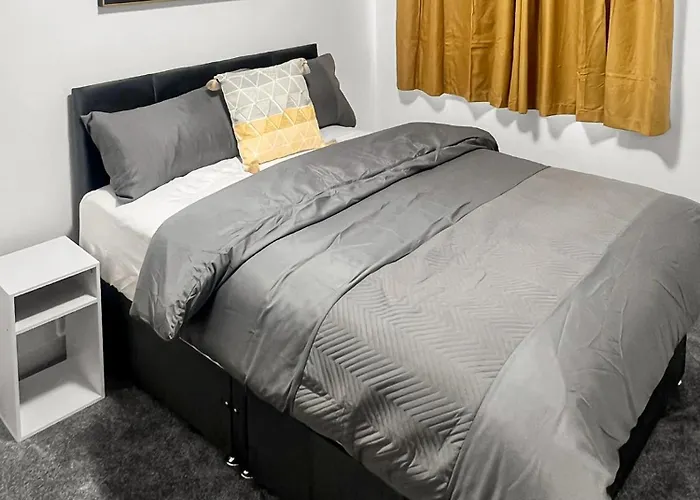 Appartement New Getaway House With 2 Free Parking