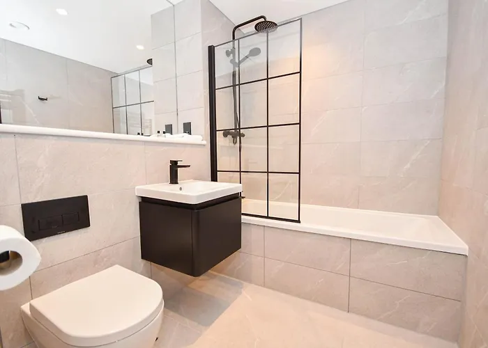 Contemporary 2 Bed Daire *