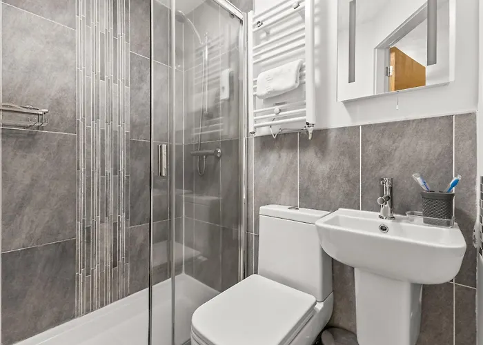 Bloom - Centre - Gated Parking Apartament