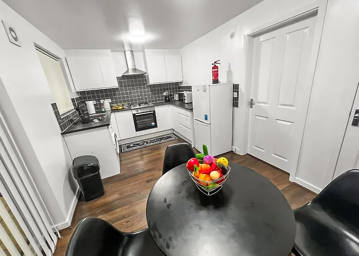 New Getaway House With 2 Free Parking Apartamento Mánchester