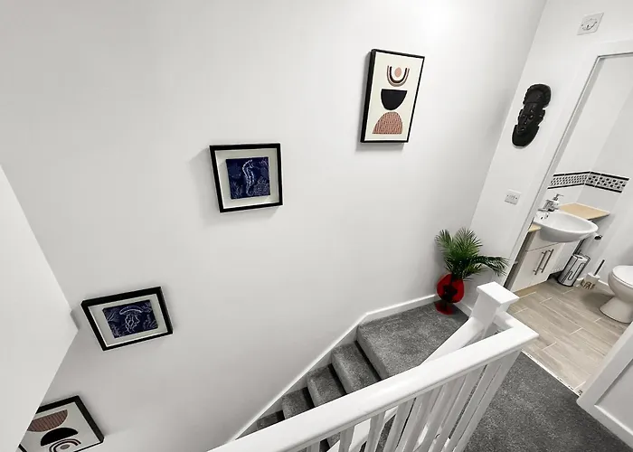 Apartamento New Getaway House With 2 Free Parking