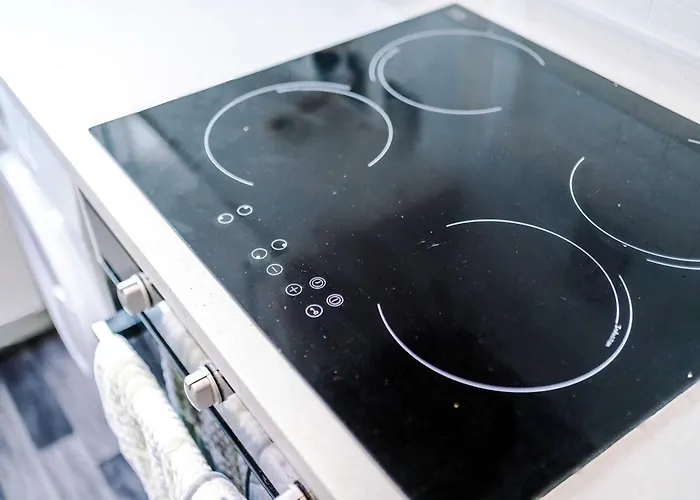 Comfy 1br In Salford, Kitchen, Wifi And Parking 아파트 *