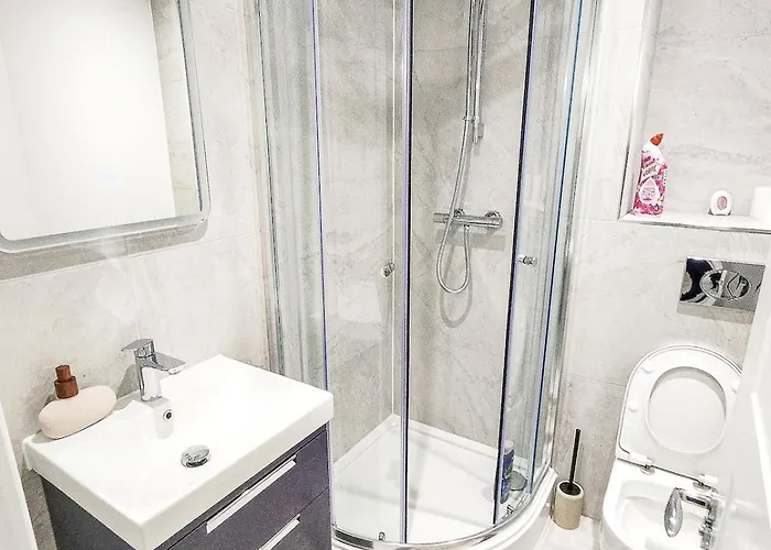 Opfa Luxury * Manchester