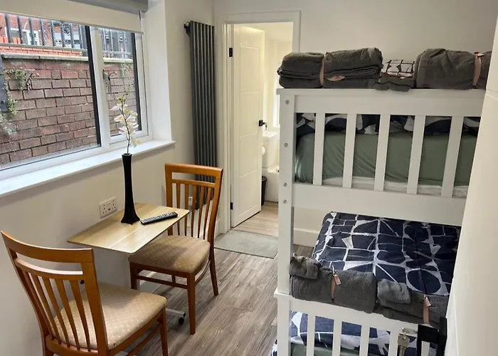 Lux Shared Flat With 2 Private Bedrooms And 2 Private En-suite Bathrooms Mánchester