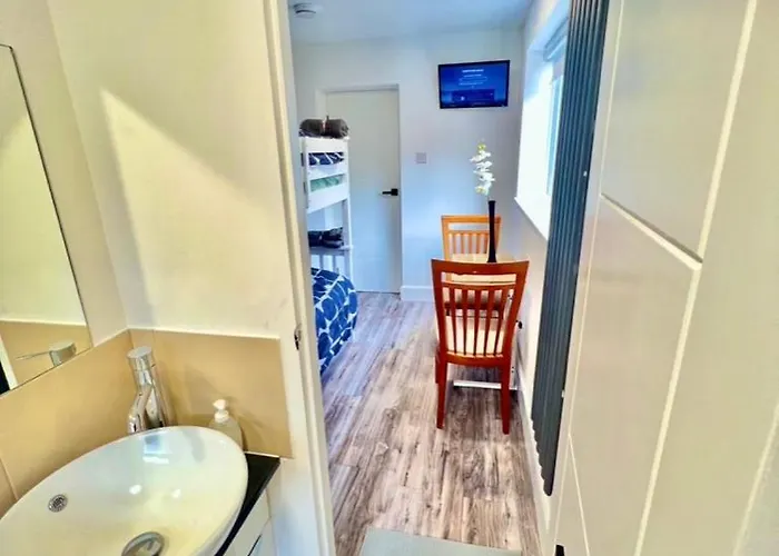 Lux Shared Flat With 2 Private Bedrooms And 2 Private En-suite Bathrooms