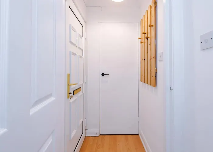 Comfy 1br In Salford, Kitchen, Wifi And Parking 맨체스터