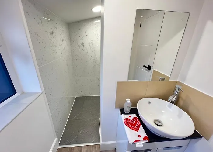 Lux Shared Flat With 2 Private Bedrooms And 2 Private En-suite Bathrooms * Manchester