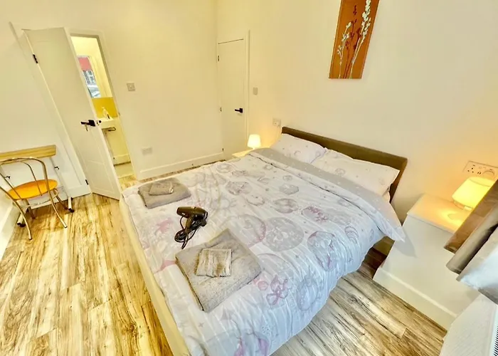 Lux Shared Flat With 2 Private Bedrooms And 2 Private En-suite Bathrooms *