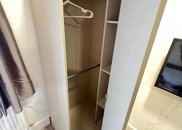 Lux Shared Flat With 2 Private Bedrooms And 2 Private En-suite Bathrooms * Manchester