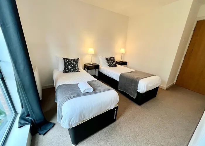 Spacious 5 Bed Townhouse Manchester, Salford Qauys - Two Bedroom With Parking Apartament Manchester
