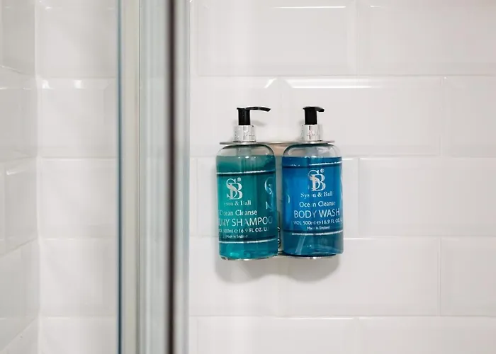 Lower Turks Head 여관 *