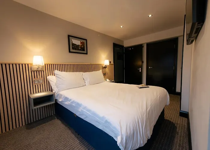 Lower Turks Head 여관 맨체스터