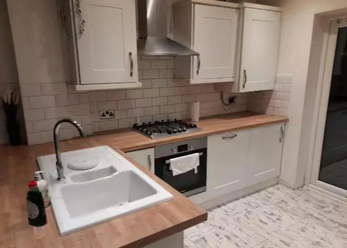 Central Manchester Family-Friendly Home With Free Parking And Workspace Villa Mánchester