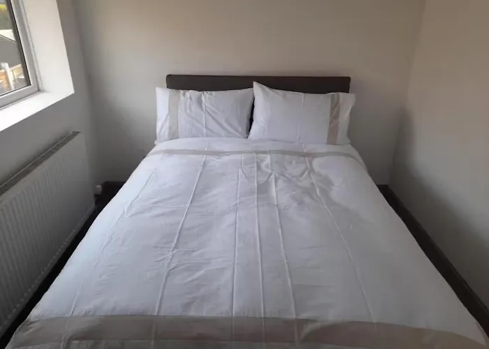 Villa Central Manchester Family-Friendly Home With Free Parking And Workspace Mánchester