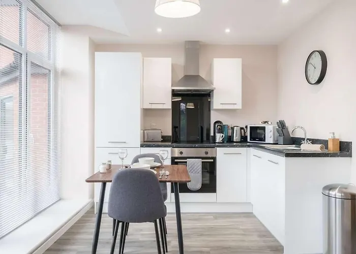 Bright 1 Bed - Sleeps 2