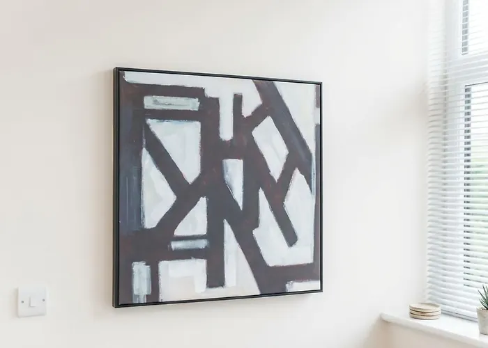 Bright 1 Bed - Sleeps 2 *