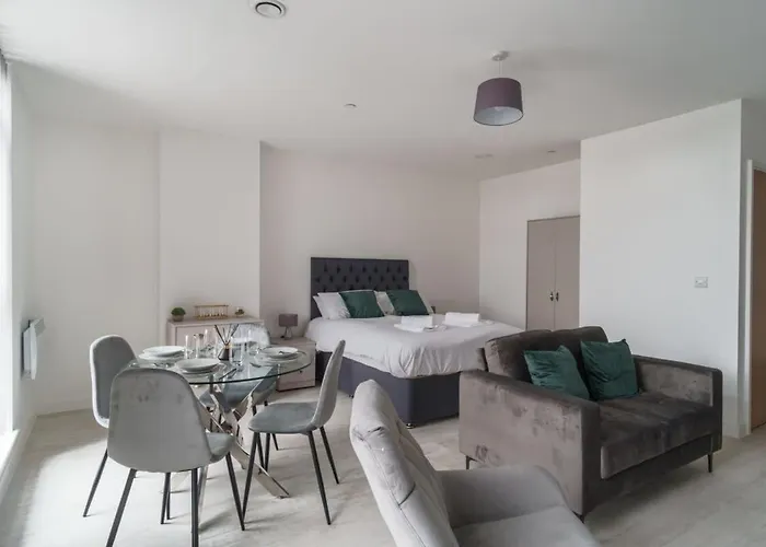 Modern In Salford Great Views Apartament *