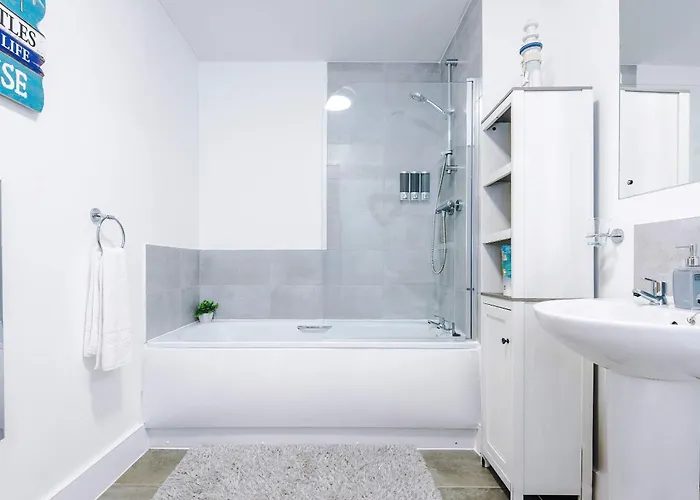 Appartamento 2 Bedroom Penthouse With Balcony By Host A *