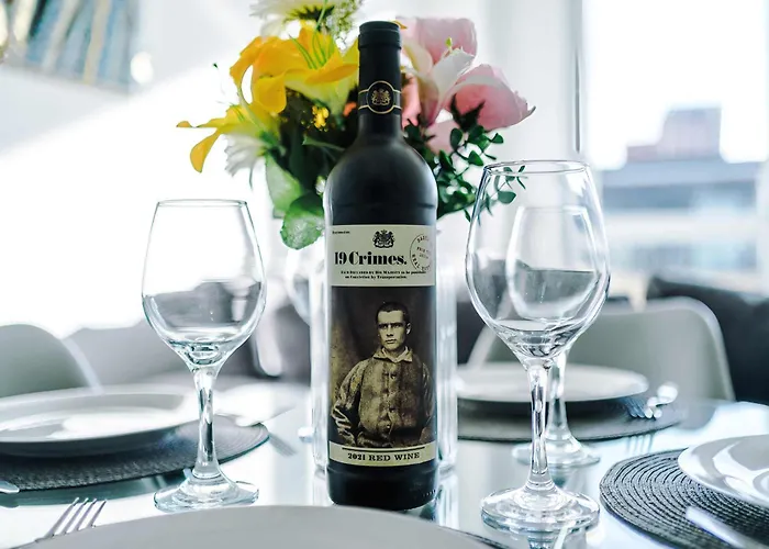 2 Bedroom Penthouse With Balcony By Host A * 맨체스터