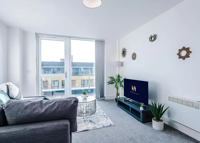 2 Bedroom Penthouse With Balcony By Host A 맨체스터