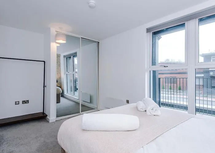Modern 2 Bed With Balcony By Host A * Μάντσεστερ