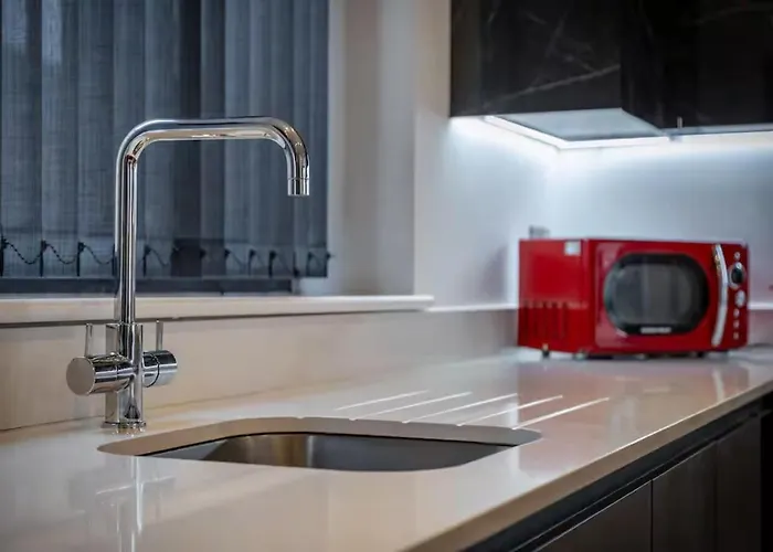 Super King Penthouse Minutes From Arndale Centre - Pass The Keys مانشستر